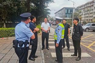 浓眉：我们今晚足够努力 输球的感觉真糟糕 四连败很煎熬